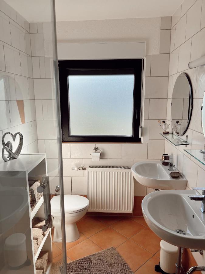Ferienwohnung Moselflair Mit Direktem Blick Auf Die Mosel Und Weinberge Oberfell Екстер'єр фото