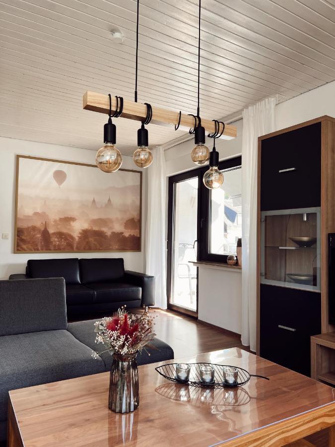Ferienwohnung Moselflair Mit Direktem Blick Auf Die Mosel Und Weinberge Oberfell Екстер'єр фото