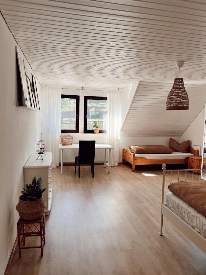 Ferienwohnung Moselflair Mit Direktem Blick Auf Die Mosel Und Weinberge Oberfell Екстер'єр фото