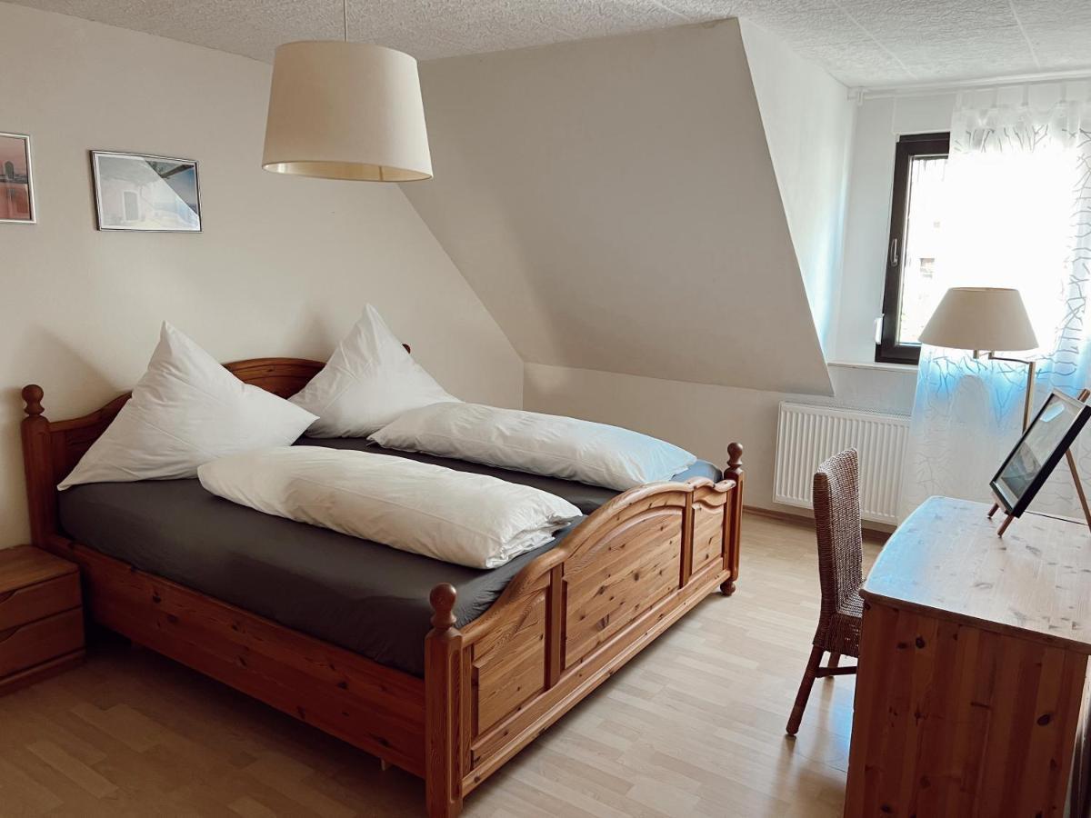 Ferienwohnung Moselflair Mit Direktem Blick Auf Die Mosel Und Weinberge Oberfell Екстер'єр фото